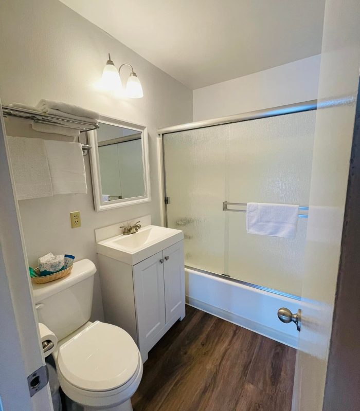 Room 11 bathroom